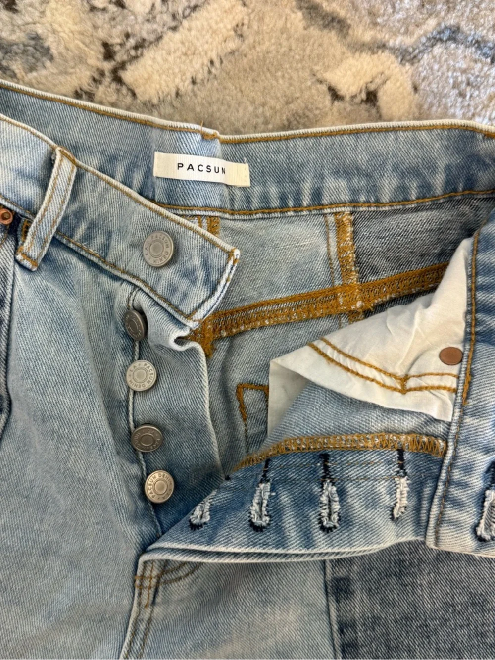 PacSun Two-Tone Light Blue Denim Cutoff Shorts - Picture 5 of 6